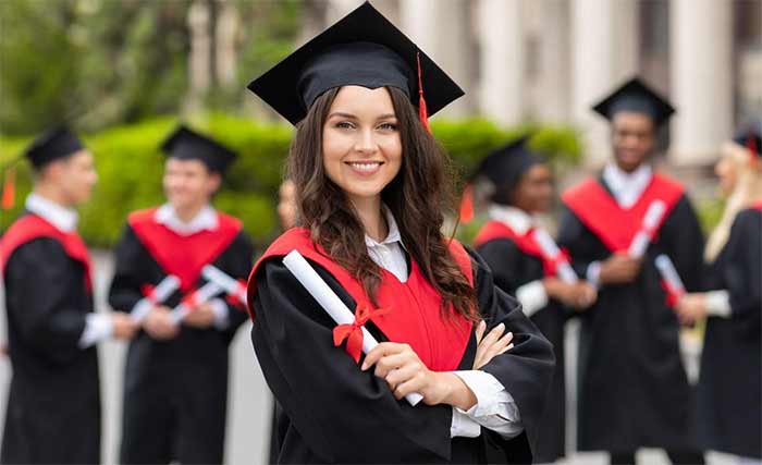 عکس فارغ التحصیلی